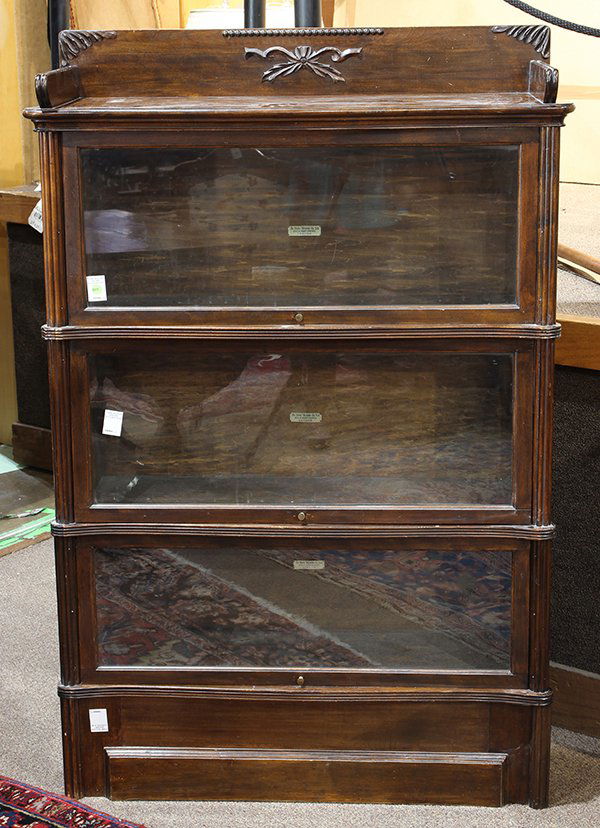 Globe Wernicke barrister bookcase (1 of 6)