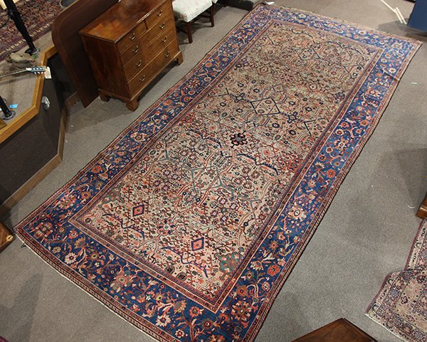 Persian Mahal carpet (1 of 9)