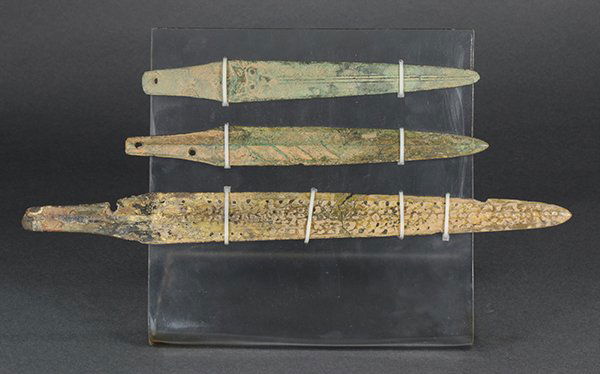 Chinese Bronze Blades (1 of 3)