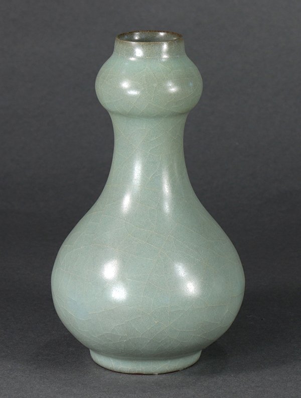 Chinese Longquan Type Garlic Head Vase (1 of 7)