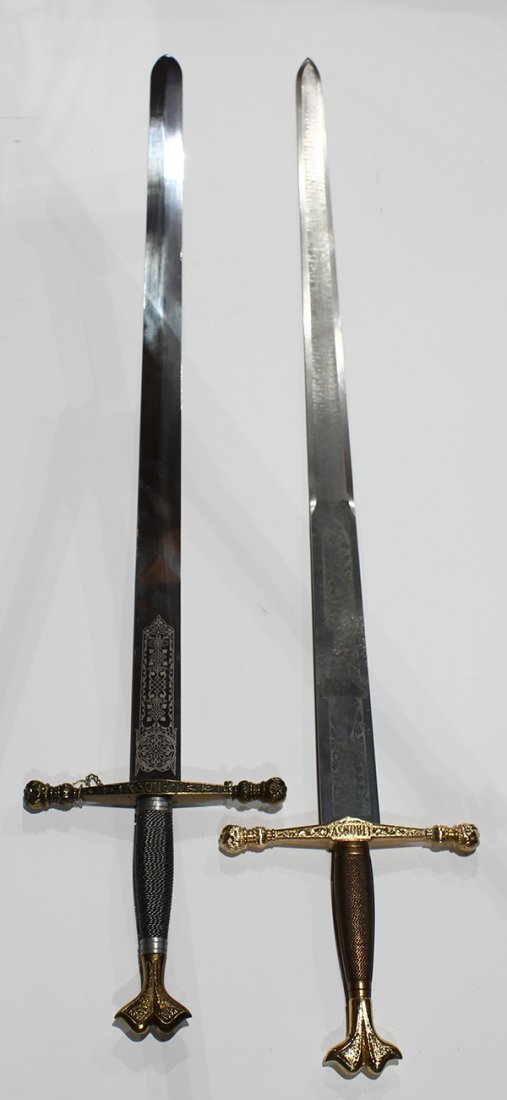 (lot of 2) Medieval decorative sword group (1 of 3)