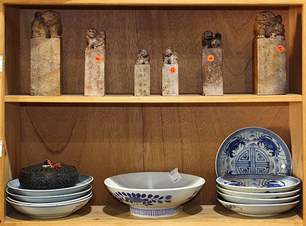Two shelves of Chinese Seals and Plates (1 of 1)