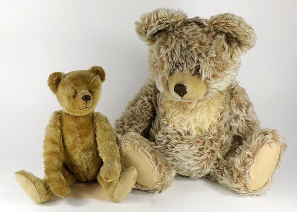 (lot of 2) Mohair teddy bear group, executed in mohair (1 of 2)
