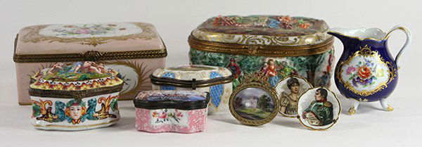 (Lot of 9) Porcelain table and vanity articles (1 of 1)