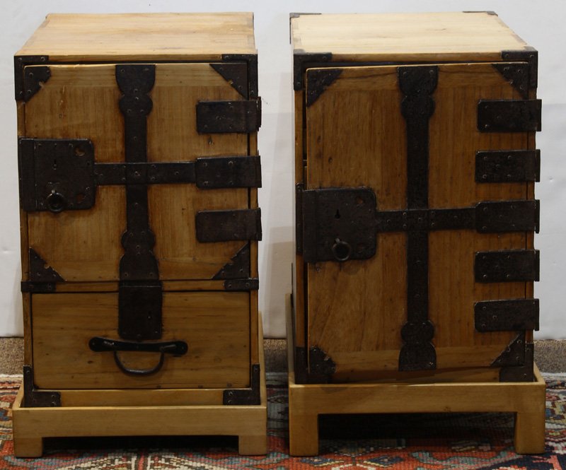 Japanese  Small  Chest Tansu (1 of 4)