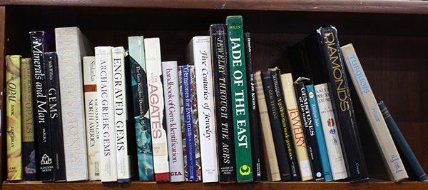 (lot of approximately 26) Books relating to gemology, (1 of 1)