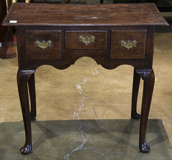 Queen Anne oak lowboy (1 of 4)