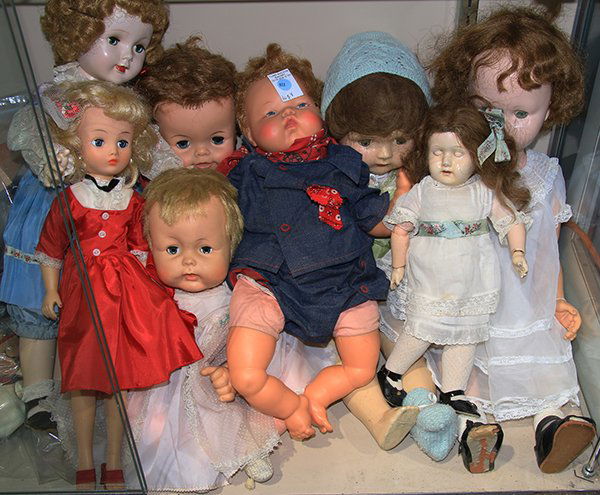 (Lot of 8) Doll group, including Effanbee and Ideal,: (Lot of 8) Doll group, including Effanbee and Ideal, largest: 30"l, Property from the collection of Trotter’s Antiques, Pacific Grove CA