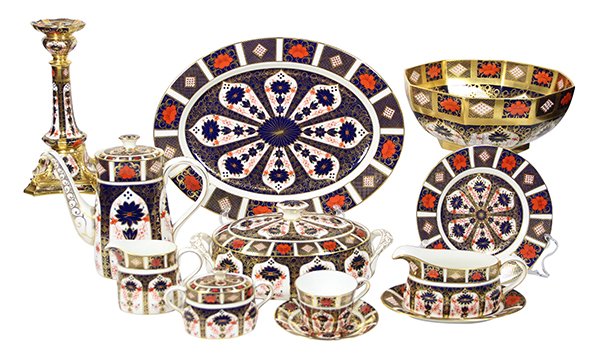 (Lot of 104) Royal Crown Derby Imari table service for (1 of 4)