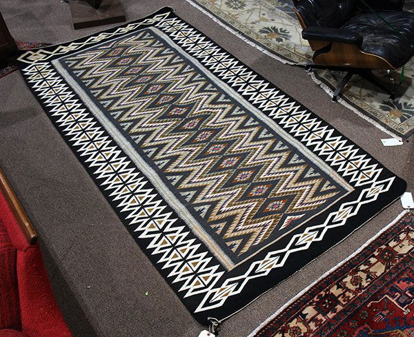 Navajo Teec Nos Pos style carpet (1 of 4)