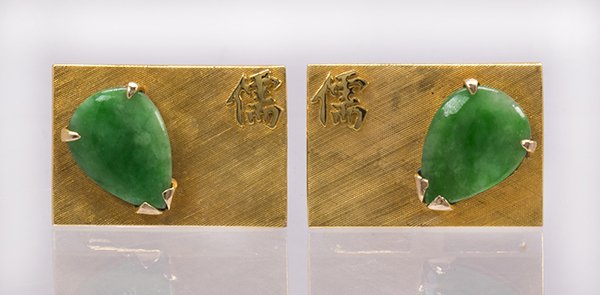 Pair of jadeite and 14k yellow gold cuff links (1 of 5)