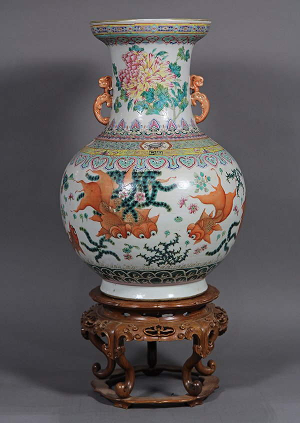 Chinese Porcelain Vase, Goldfish (1 of 10)