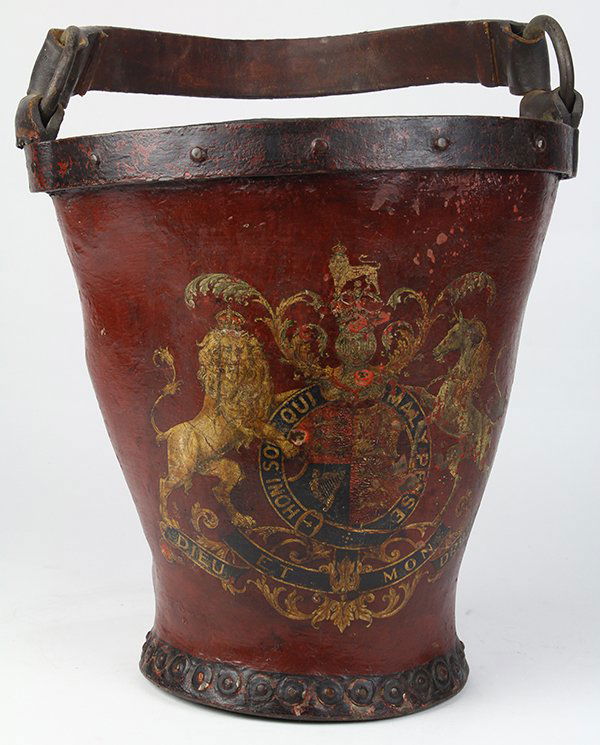 English fire bucket, 19th century, executed in leather (1 of 4)