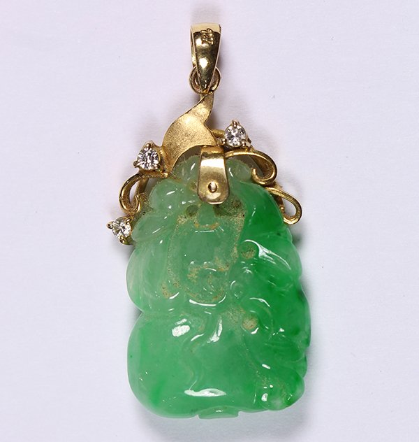 Jadeite, diamond and 18k yellow gold pendant (1 of 2)
