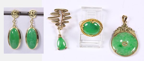 (lot of 4) Jadeite and gold jewelry suite (1 of 3)