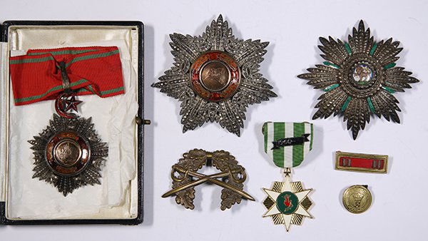 (Lot of 7) Metal badges and ribbons (1 of 4)