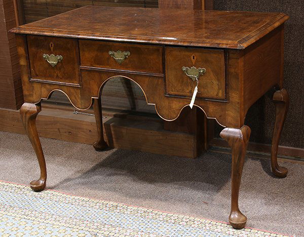 Georgian walnut low boy, 18th century, having a (1 of 3)