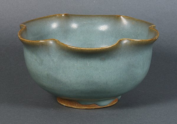 Chinese Jun-type Foliate Rim Bowl (1 of 6)