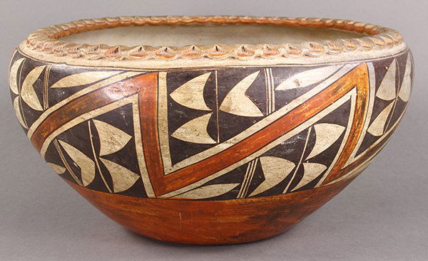 Native American Acoma pottery vessel (1 of 1)