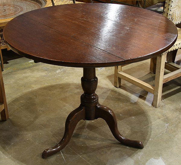 George Ill style oak pedestal table, having a circular (1 of 1)