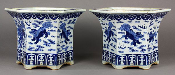 Chinese Blue and White Planters, Lions (1 of 6)