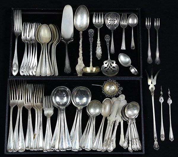 Sterling silver flatware group 69.48 troy oz (1 of 4)