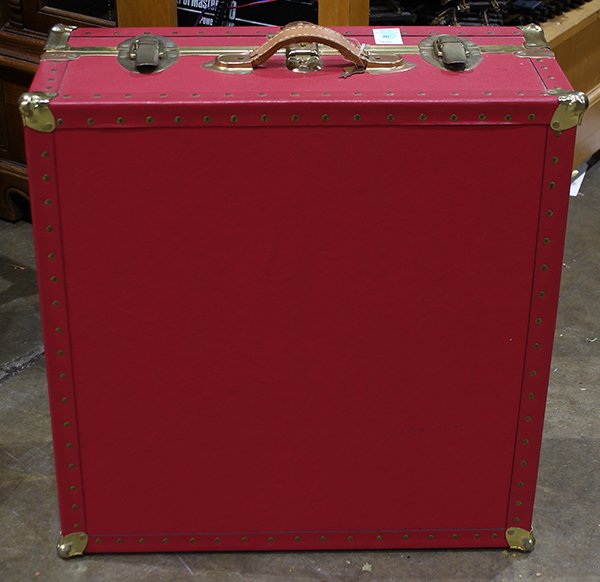 FAO Schwarz custom fitted train set in case (1 of 2)