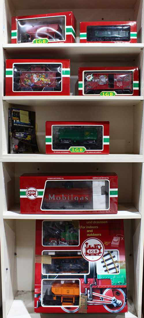 (lot of 7) Five shelves of L (1 of 1)