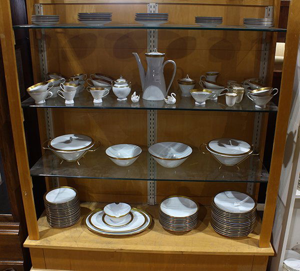 (Lot of 90+) Rosenthal porcelain table service (1 of 1)