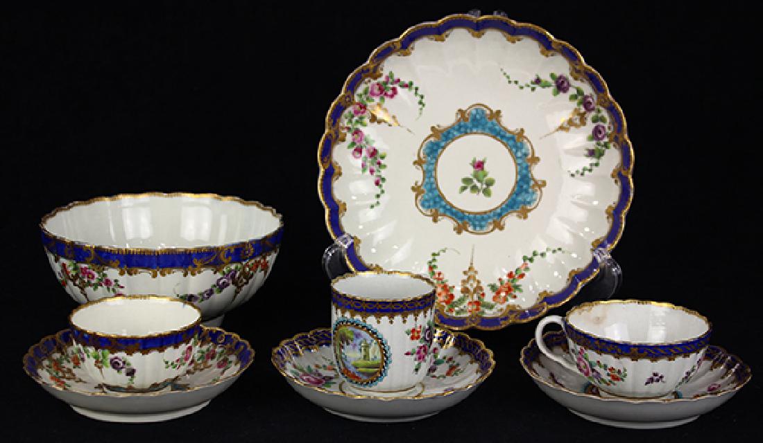 (lot of 8) Group of Worcester porcelain dessert tea and (1 of 5)