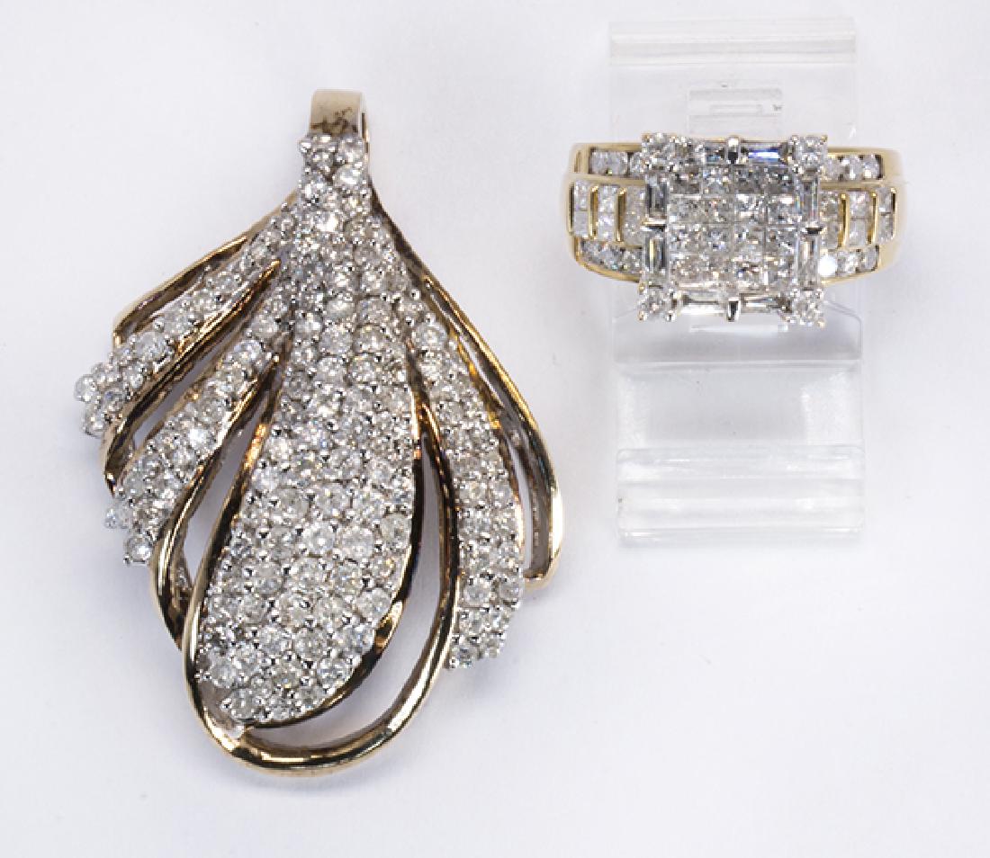 (Lot of 2) Diamond and yellow gold jewelry (1 of 4)