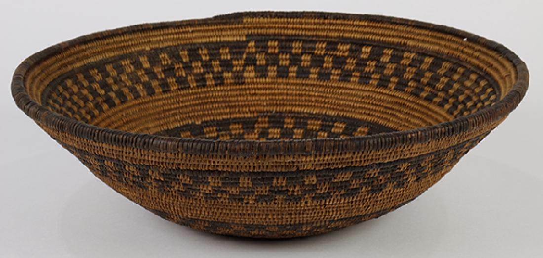 Antique Apache basketry bowl (1 of 4)