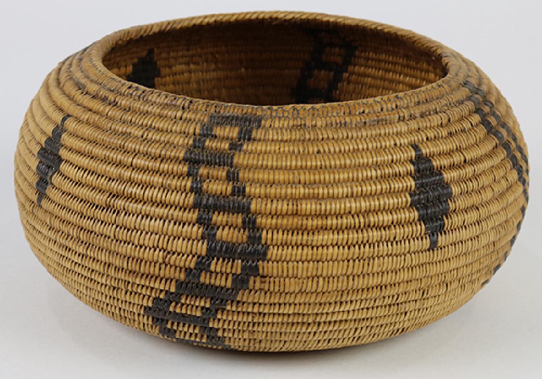 Native American Washoe basket (1 of 4)