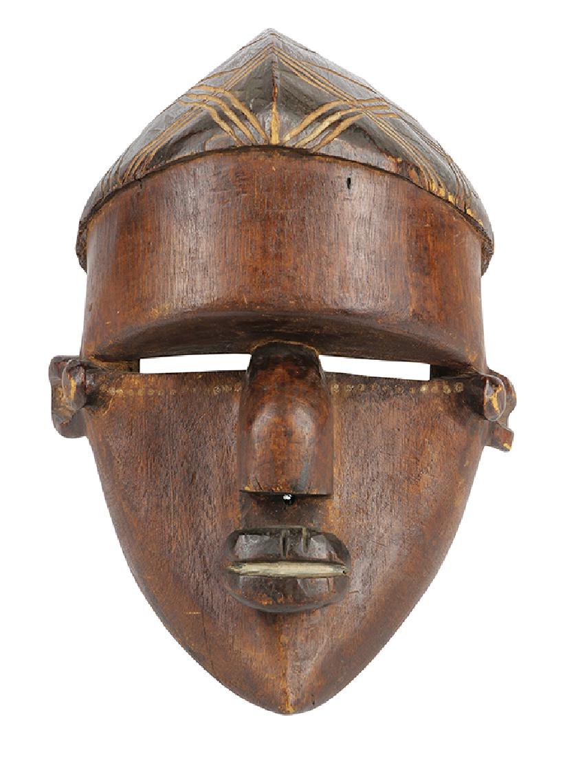 Lwalwa D.R. Congo carved wood mask (1 of 4)