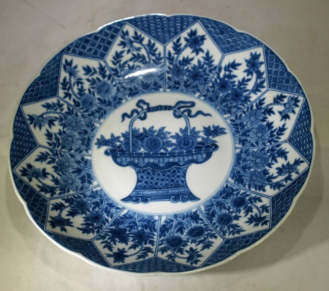 Antique Chinese porcelain blue white plate Guangxu M&P: Antique Chinese porcelain blue white plate Guangxu M&P********Depicts basket of flowers. Heigth: 3 1/2 in Depth: 10 in