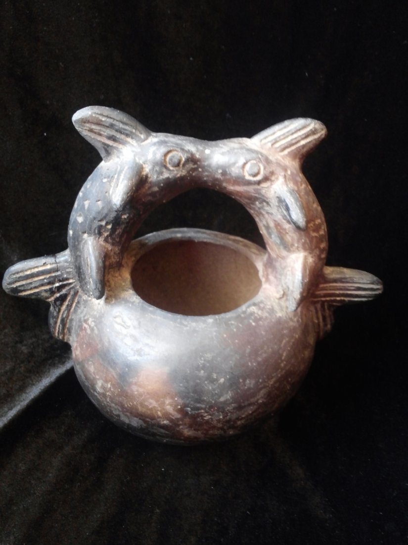 MAYAN FISH EFFIGY JAR (1 of 4)