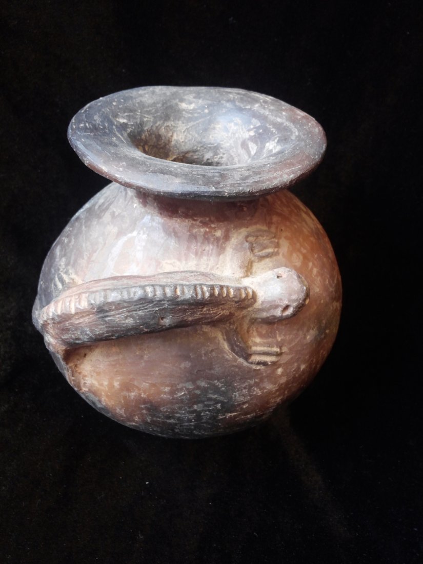 MAYAN LIZARD EFFIGY JAR (1 of 4)