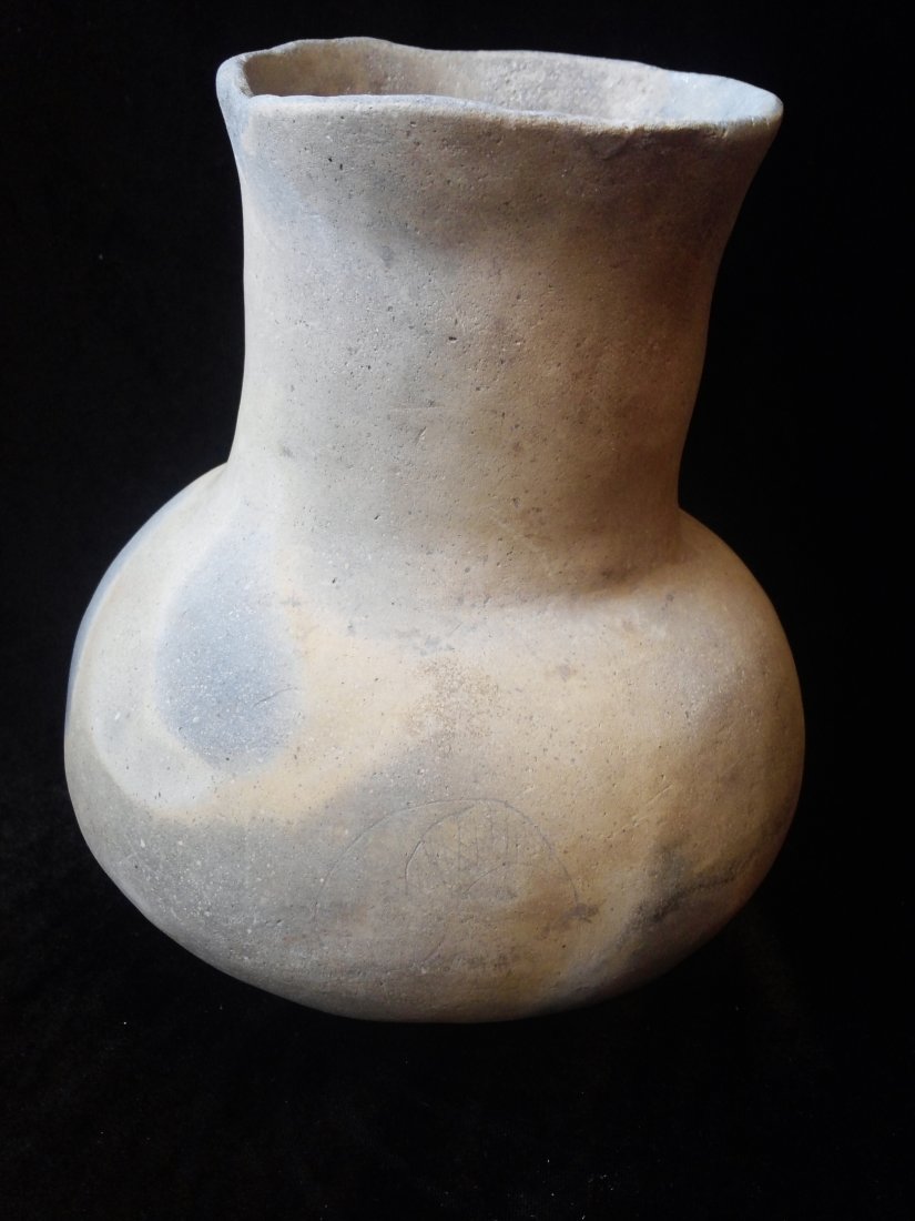 ENGRAVED MISSISSIPPIAN WATERBOTTLE (1 of 4)