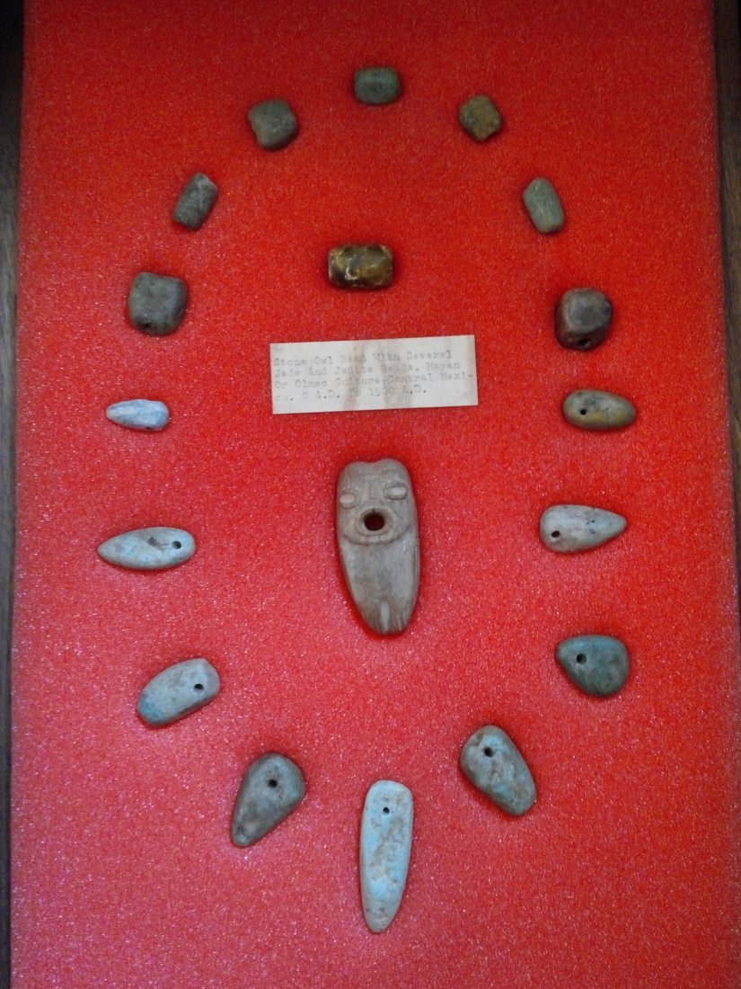 MAYAN STONE OWL BEAD &17 JADE & JADITE BEADS (1 of 1)