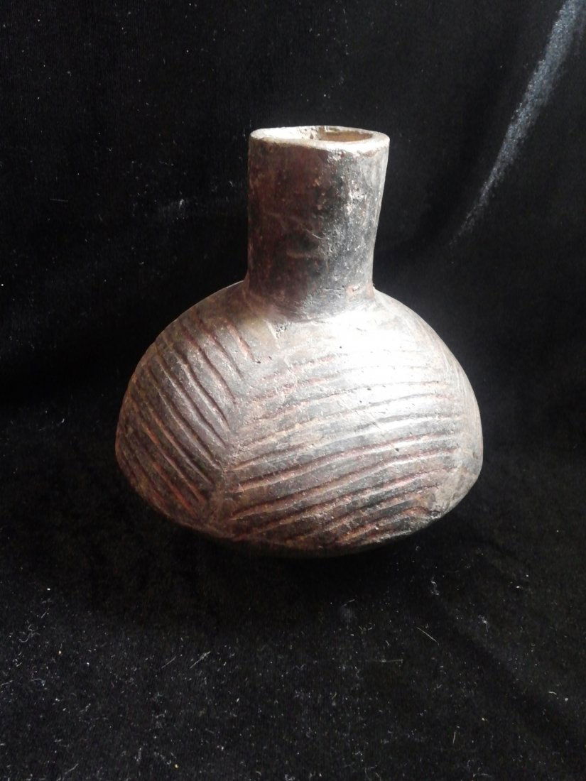 CADDO WATERBOTTLE   INDIAN ARTIFACT ARROWHEAD (1 of 3)