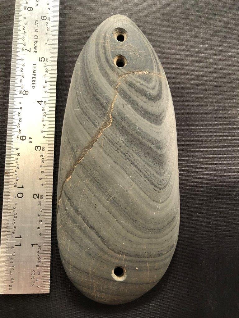 GORGET  INDIAN ARTIFACT ARROWHEAD (1 of 4)