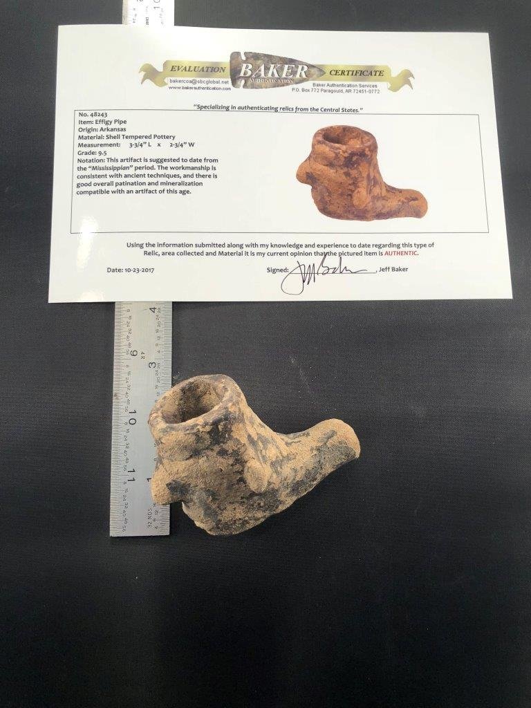 EFFIGY PIPE   WITH BAKER COA (1 of 7)