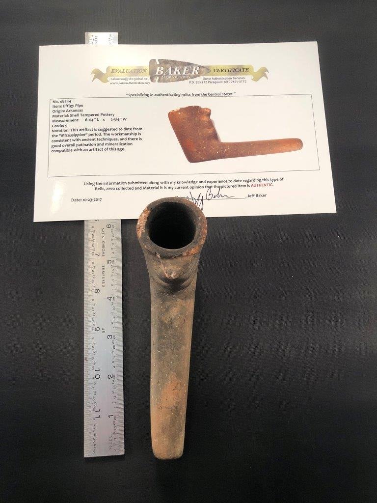 EFFIGY PIPE    WITH BAKER COA (1 of 7)