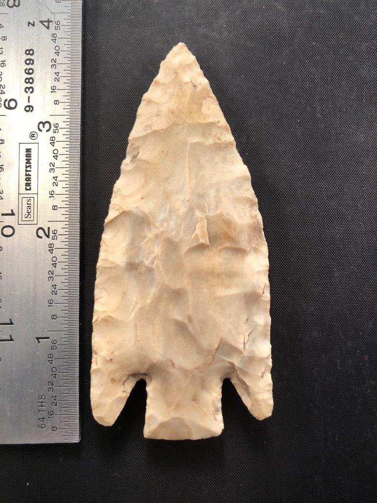 SMITH INDIAN ARTIFACT ARROWHEAD: THIS BEAUTIFUL PIECE IS 3&1/2 INCHES LONG.IT IS FROM ILLINOIS. IT WILL MAKE A GREAT ADDITION TO YOUR COLLECTION!