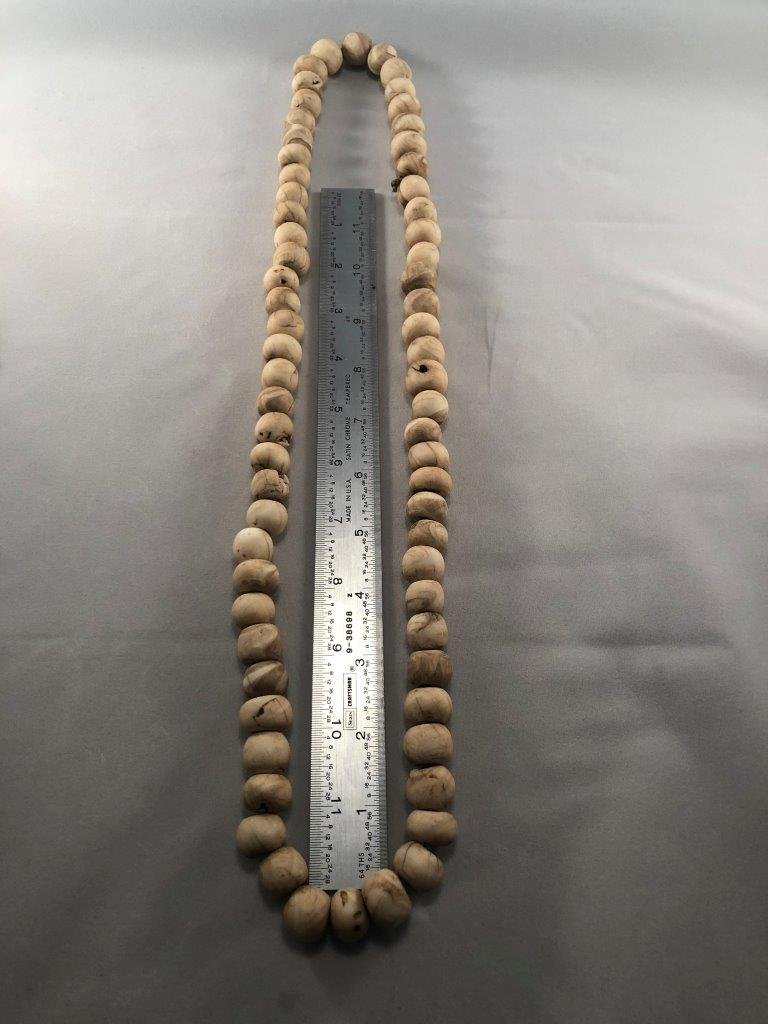 STONE BEADS    INDIAN ARTIFACT ARROWHEAD (1 of 2)