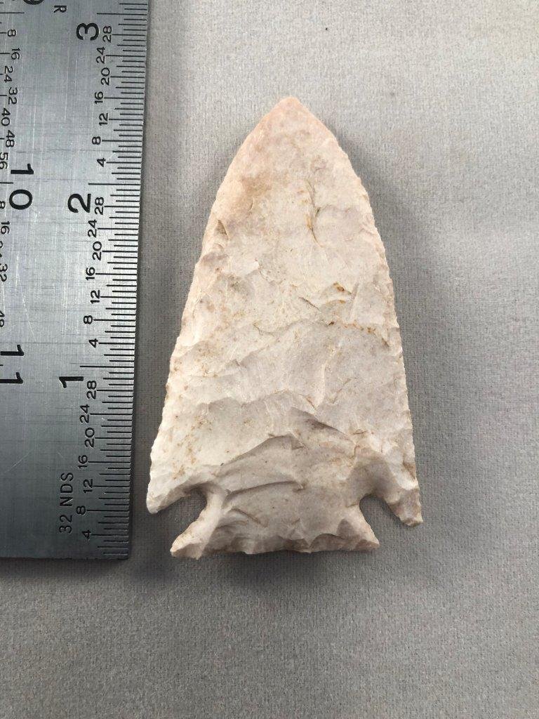 MARSHALL INDIAN ARTIFACT ARROWHEAD: THIS BEAUTIFUL ARTIFACT IS 2&1/2 INCHES LONG. IT IS FROM MISSOURI. IT WILL MAKE A GREAT ADDITION TO YOUR COLLECTION.