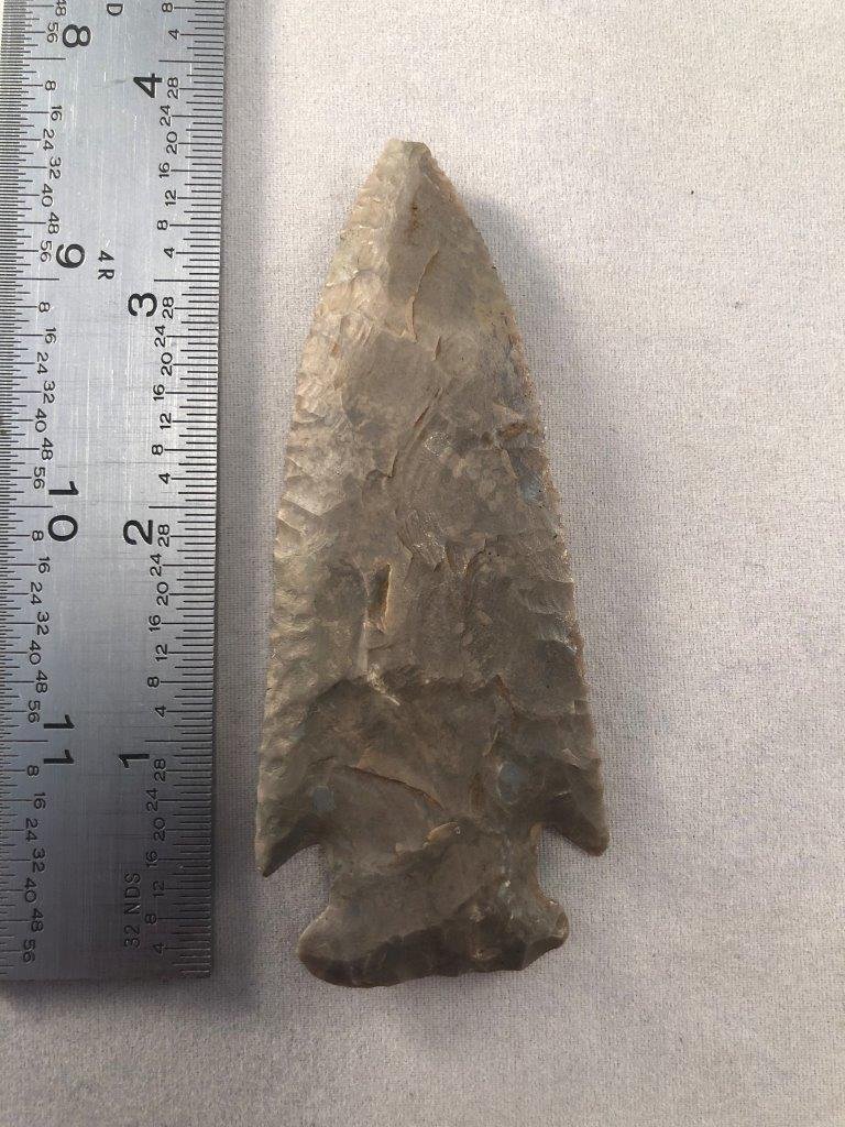 HARDIN INDIAN ARTIFACT ARROWHEAD: THIS BEAUTIFUL ARTIFACT IS 3&3/4 INCHES LONG. IT IS FROM KENTUCKY. DENNIS BUSHEY RESTORED THE TIP & 1 EAR. THE TIP IS CHIPPED. IT WILL MAKE A GREAT ADDITION TO YOUR COLLECTION!
