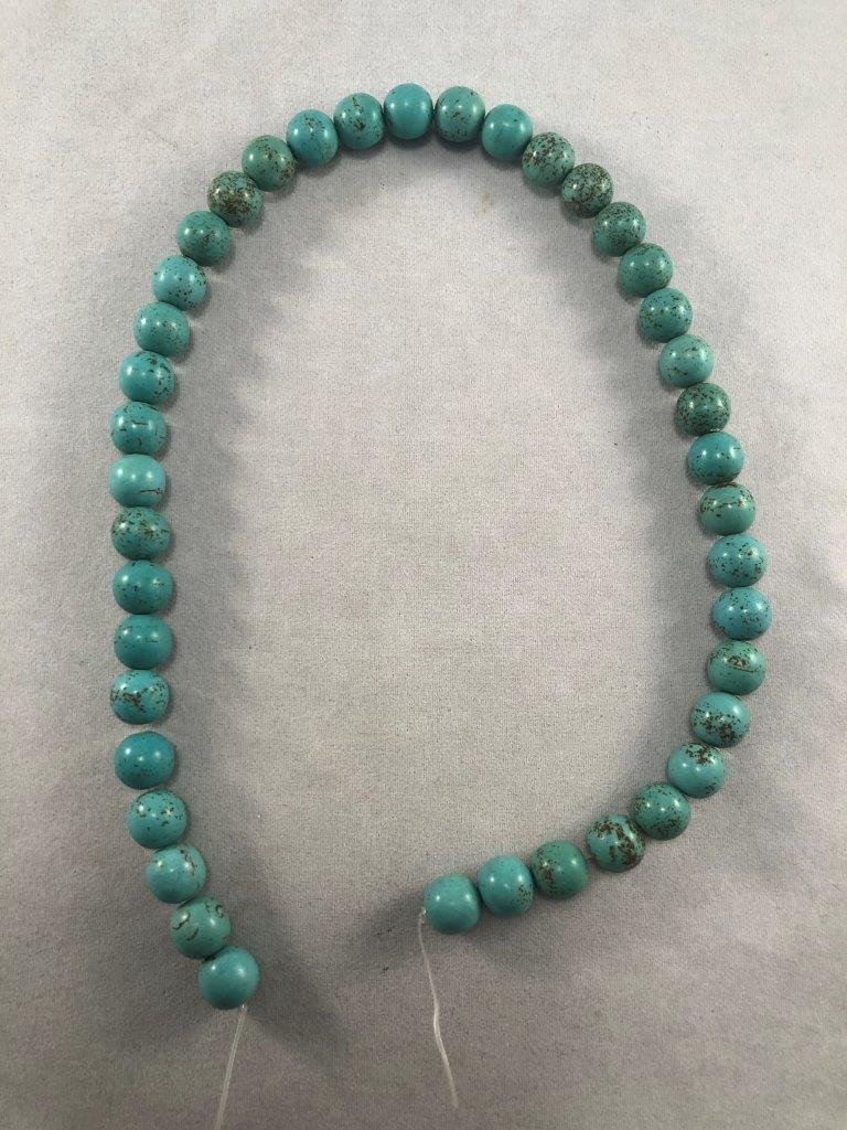 TRADE BEADS    INDIAN ARTIFACT ARROWHEAD (1 of 2)