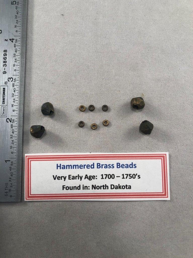 10 HAMMERED BRASS  BEADS    INDIAN ARTIFACT ARROWHEAD (1 of 2)