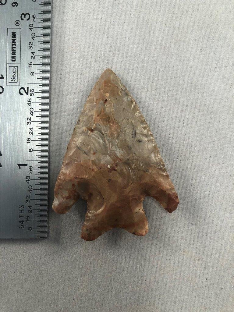 MARSHALL INDIAN ARTIFACT ARROWHEAD: THIS BEAUTIFUL ARTIFACT IS 2&1/4 INCHES LONG. IT IS FROM MISSOURI. IT WILL MAKE A GREAT ADDITION TO YOUR COLLECTION!